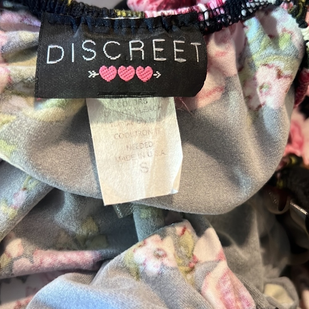 Shirt​​​​ - Picture 3 of 3